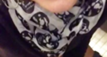 hinh sex dong Một người bạn của cặp vợ chồng coi phim sex cấp 3 đã cho người hàng xóm blo.